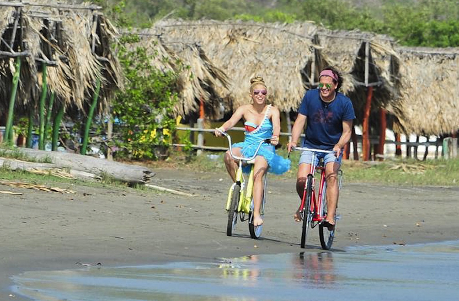  Estreno Mundial ‘La Bicicleta’ de Shakira y Carlos Vives, escúchala acá