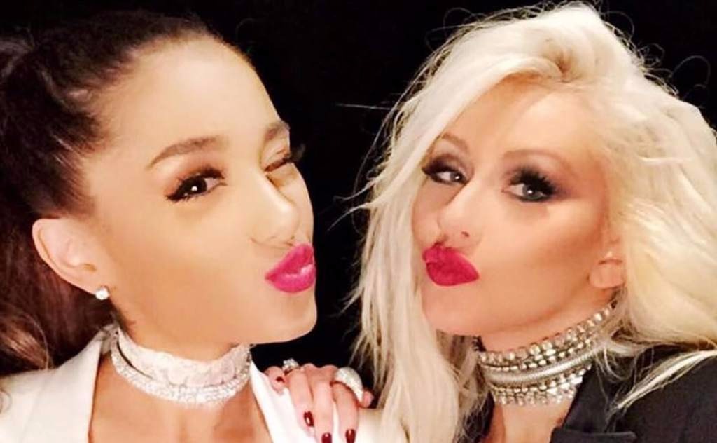  Ariana Grande y Christina Aguilera ¡cantando juntas!