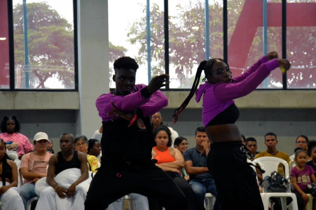 bailarines de urbano bailarines de urbano